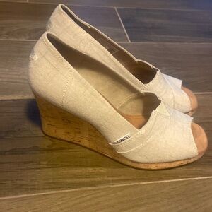 Toms wedges